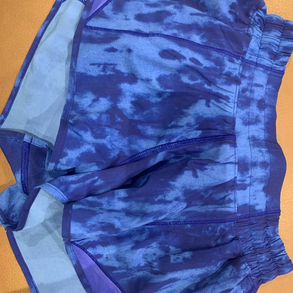 LULULEMON HOTTY HOT SHORTS!!!!!!!! AYYY